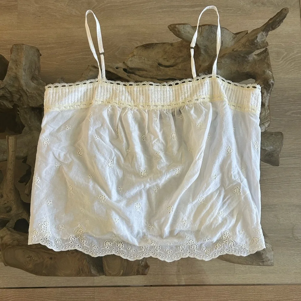 Abercrombie & Fitch white lace trim tank top - Picture 2 of 6